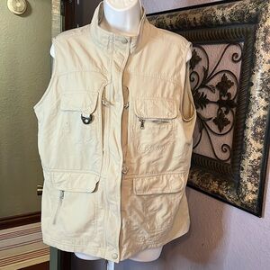 Womens Columbia Tan Hiking/Travel Vest with Mesh Lining & multiple pockets Sz XL